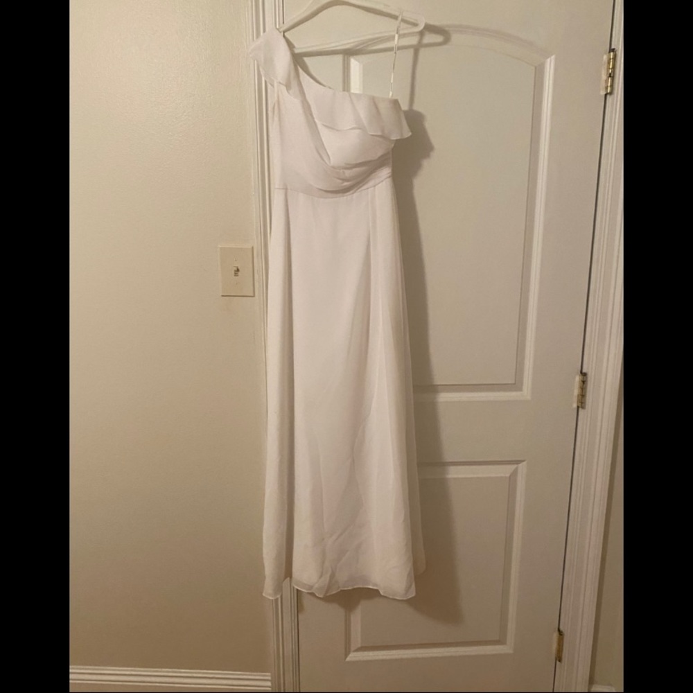 Jasmine. Size 00. White.